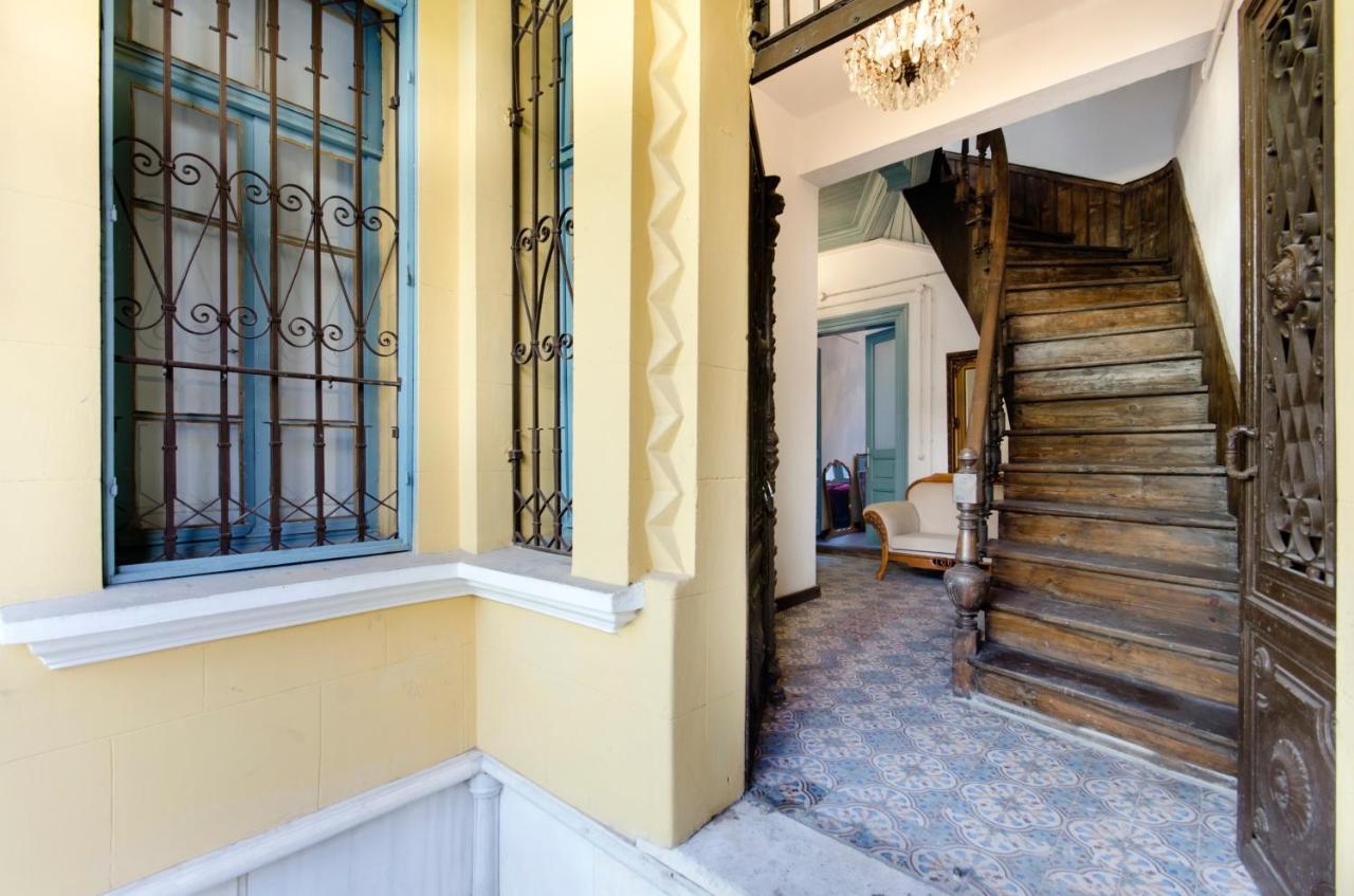 Mansion With Lemon Tree