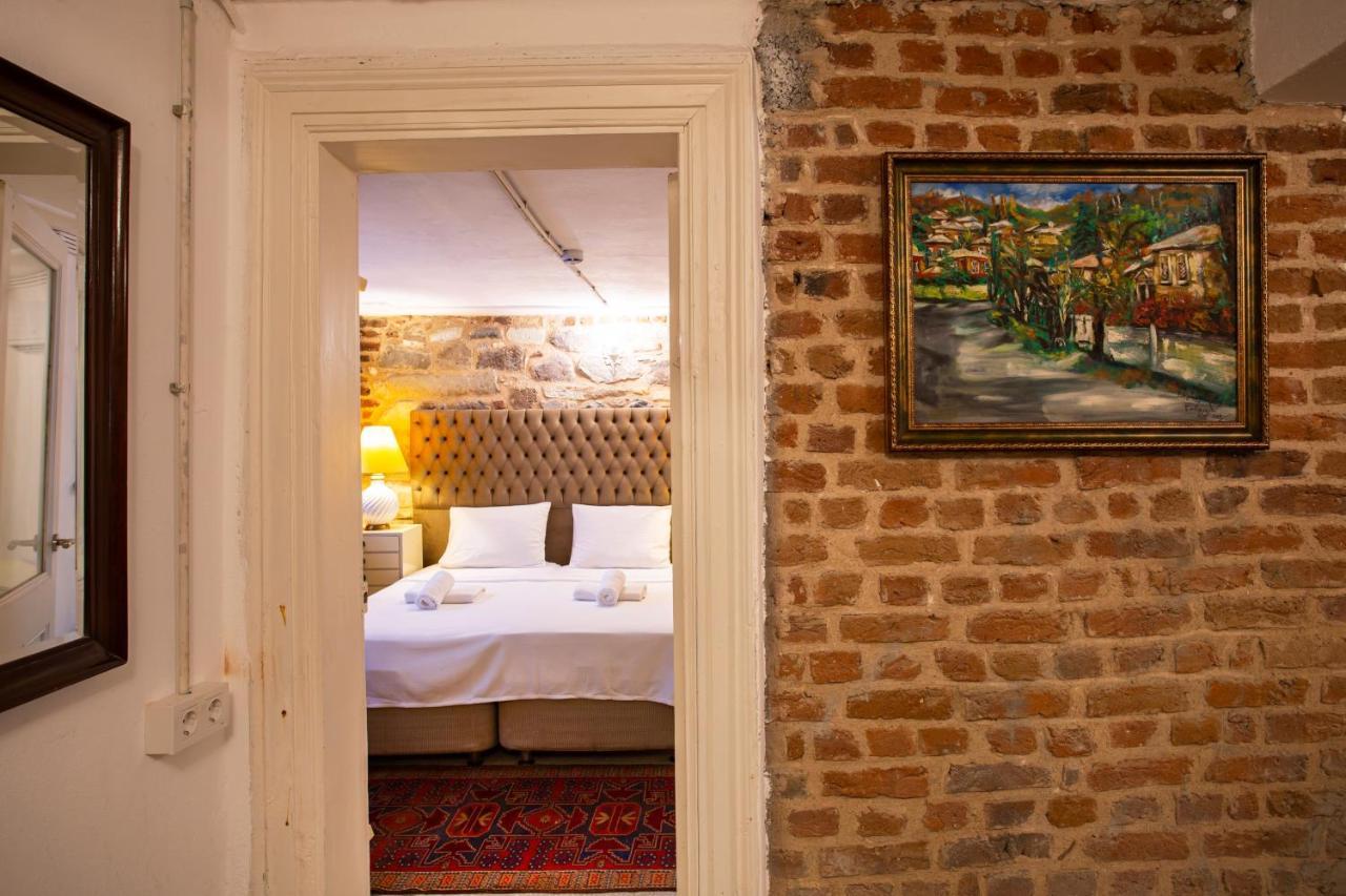 Mansion With Lemon Tree Apartment