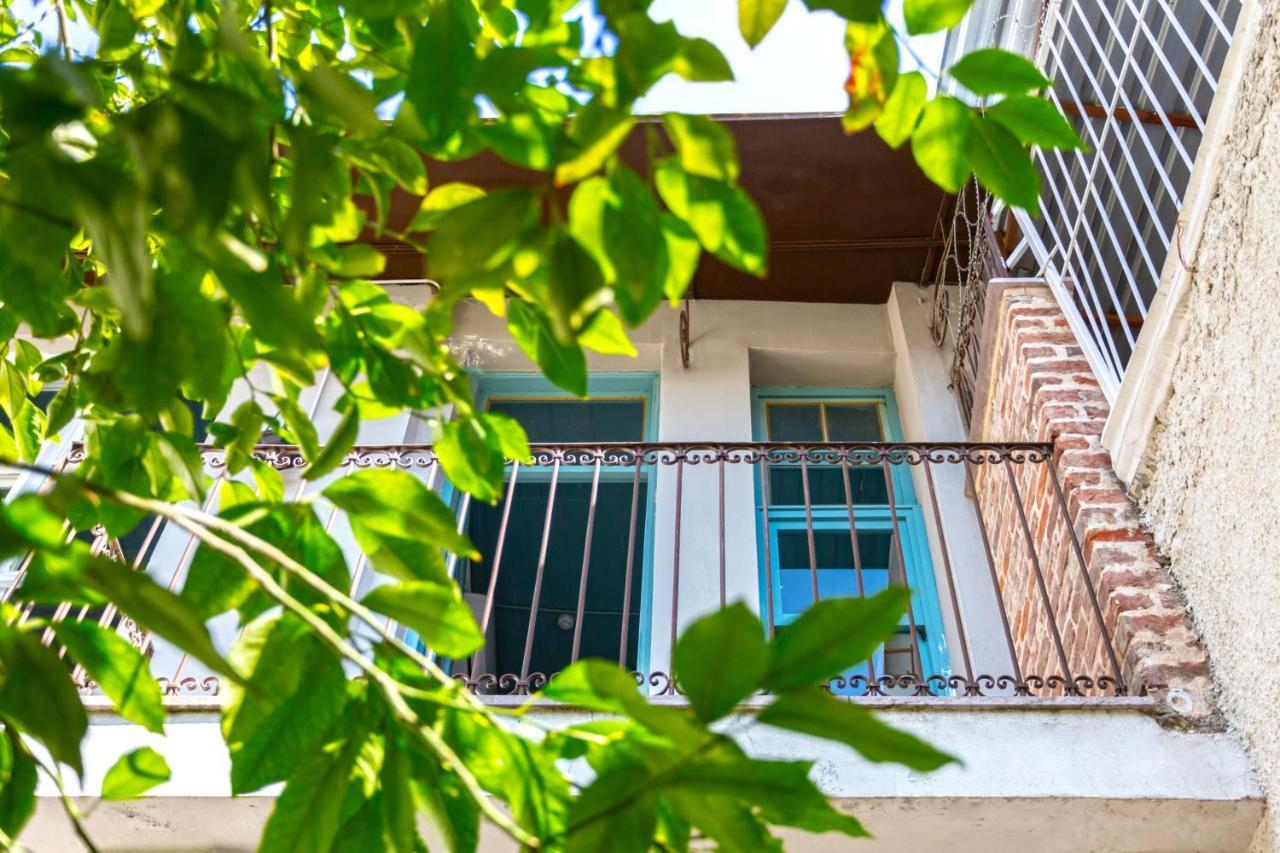 Mansion With Lemon Tree Apartment